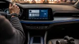 Gemini arriva su Android Auto: l’intelligenza artificiale accede a Gmail, Calendar, Foto e Maps